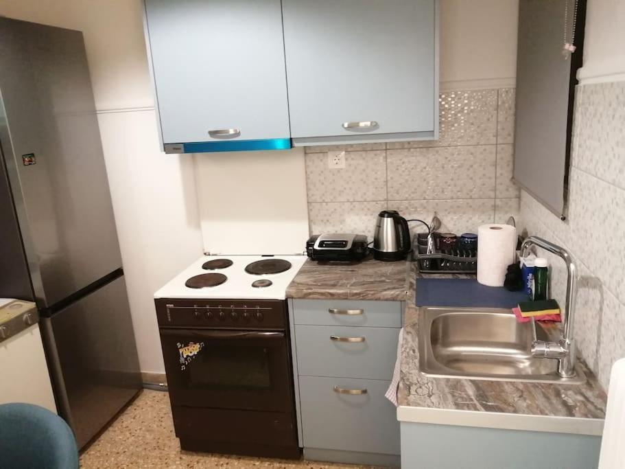 شقة Ανακαινισμένο 8 Λεπτά Από Το Μετρό. أثينا المظهر الخارجي الصورة